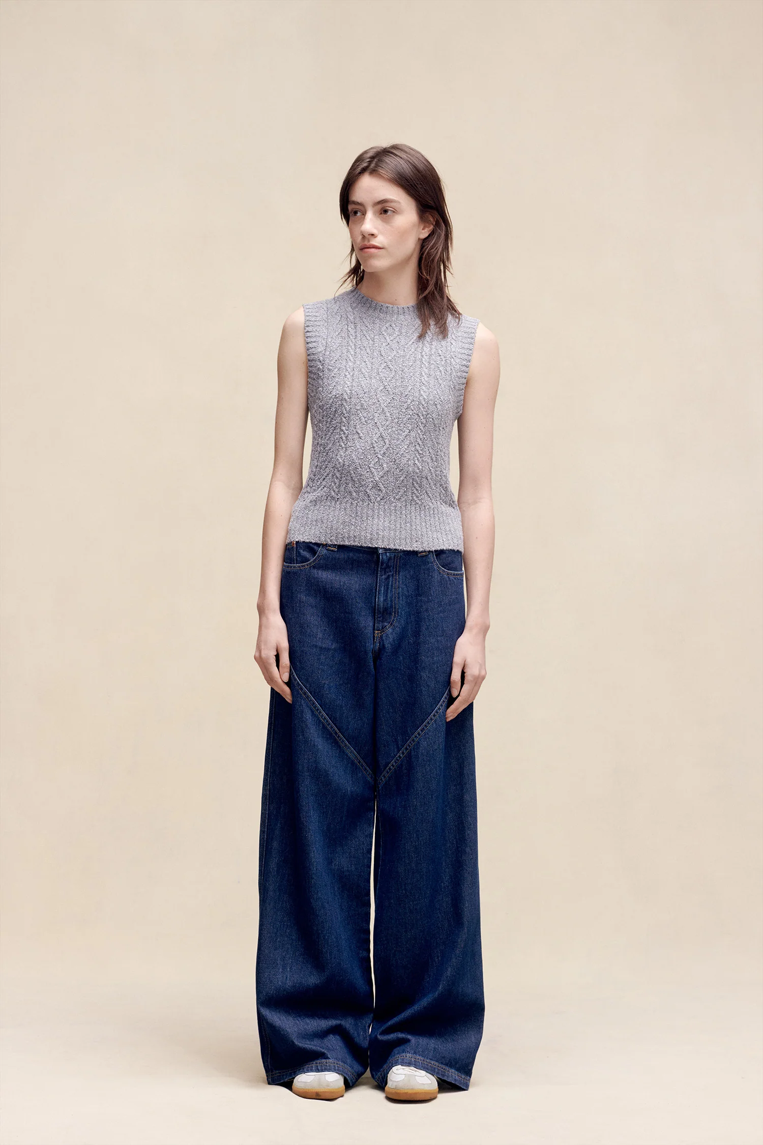 Feli Sleeveless Sweater Grey - Image 4