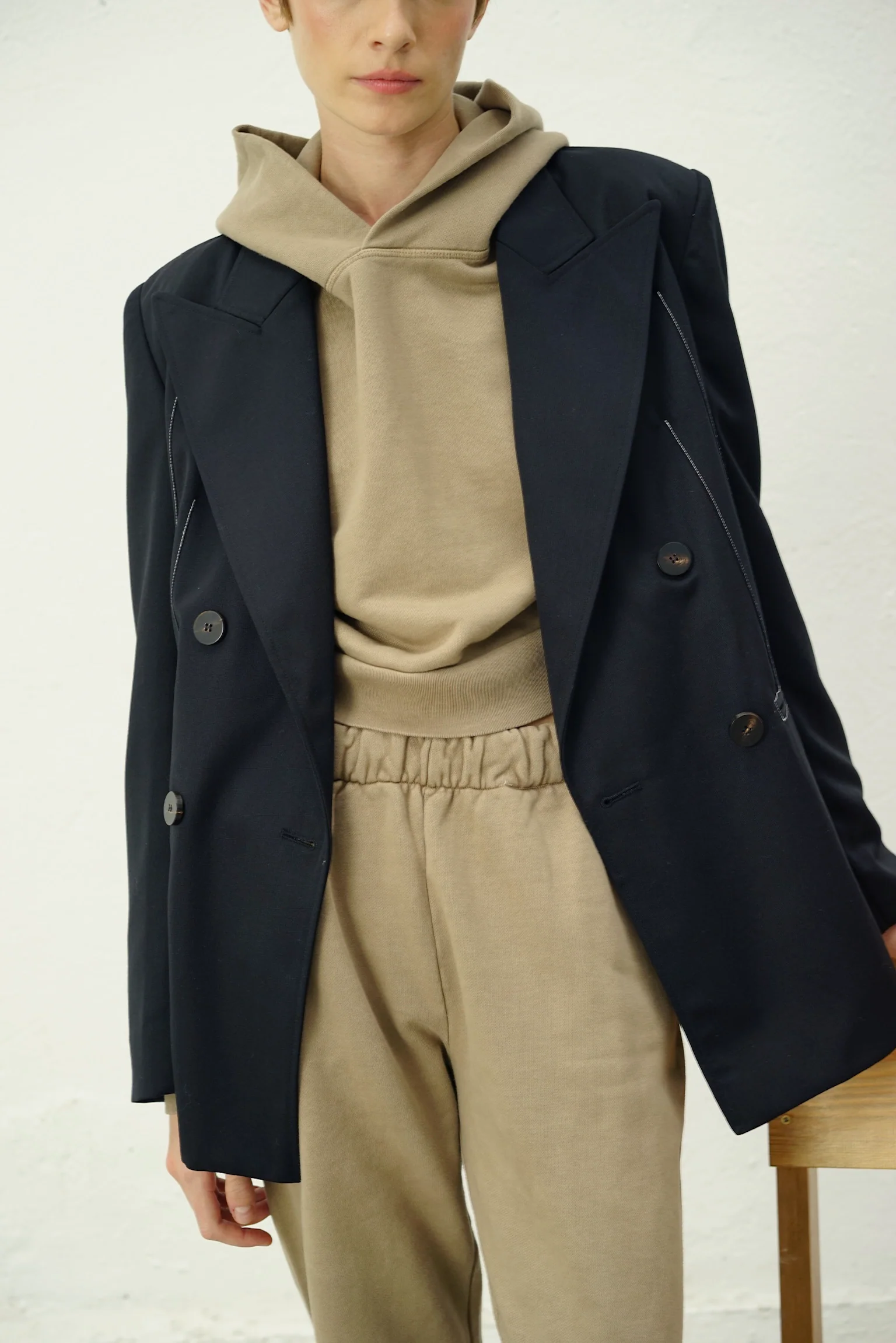 Lounge Sweater Sand - Image 3